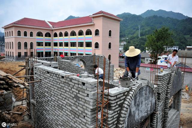 2019年农村宅基地超占怎么办？是罚款？还是拆除？